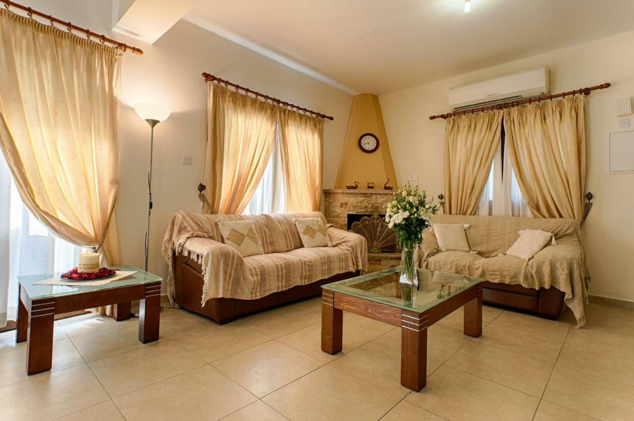 Villa Tsikkos Tria Polis ภายนอก รูปภาพ