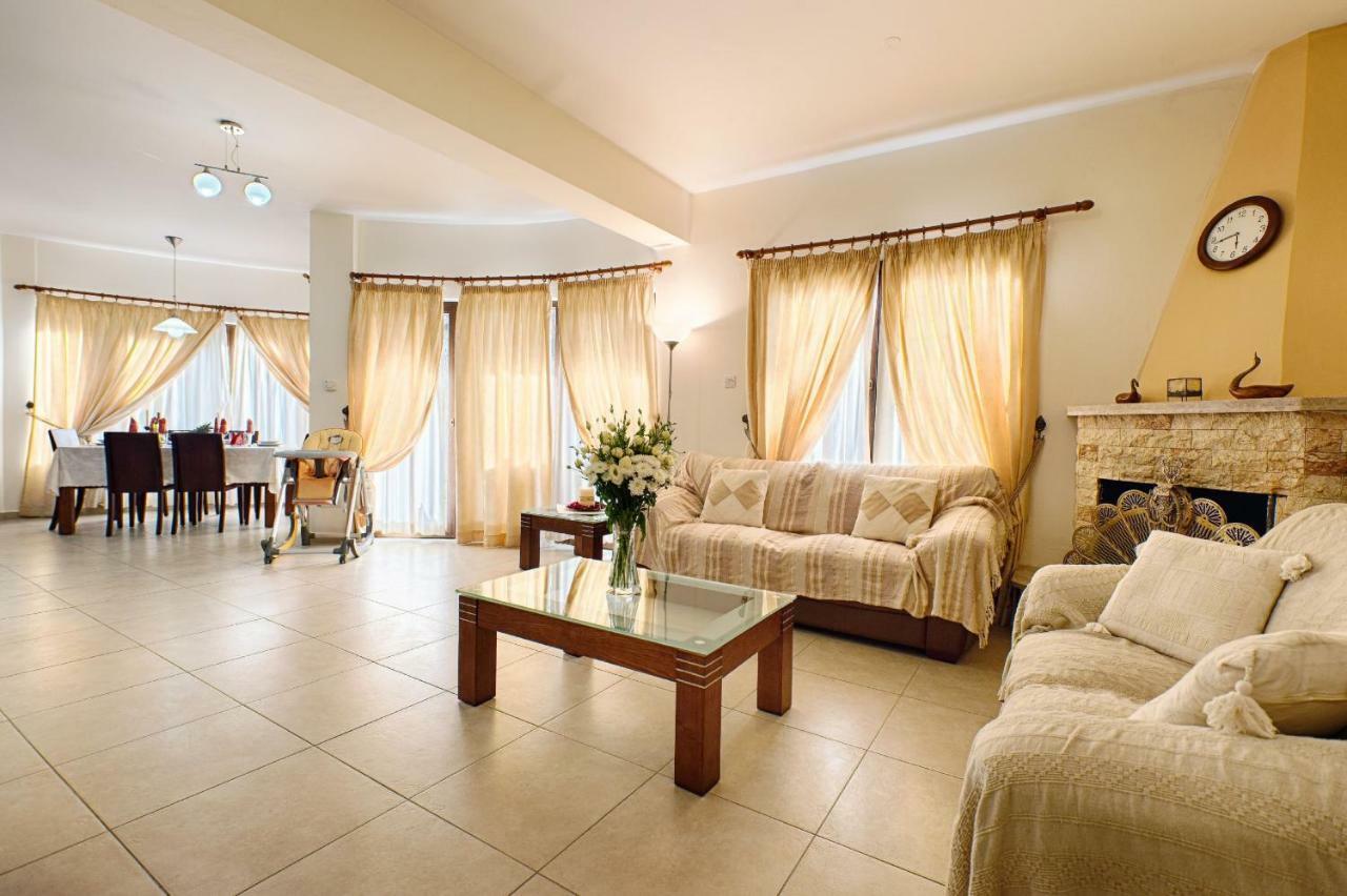 Villa Tsikkos Tria Polis ภายนอก รูปภาพ